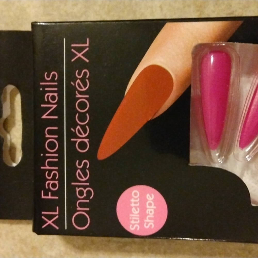 Faux nails - Picture 3 of 6